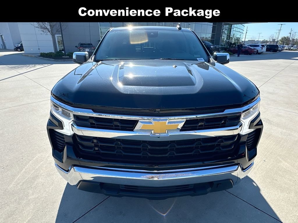 Used 2025 Chevrolet Silverado 1500 LT w/ Leather Package RWD image 4