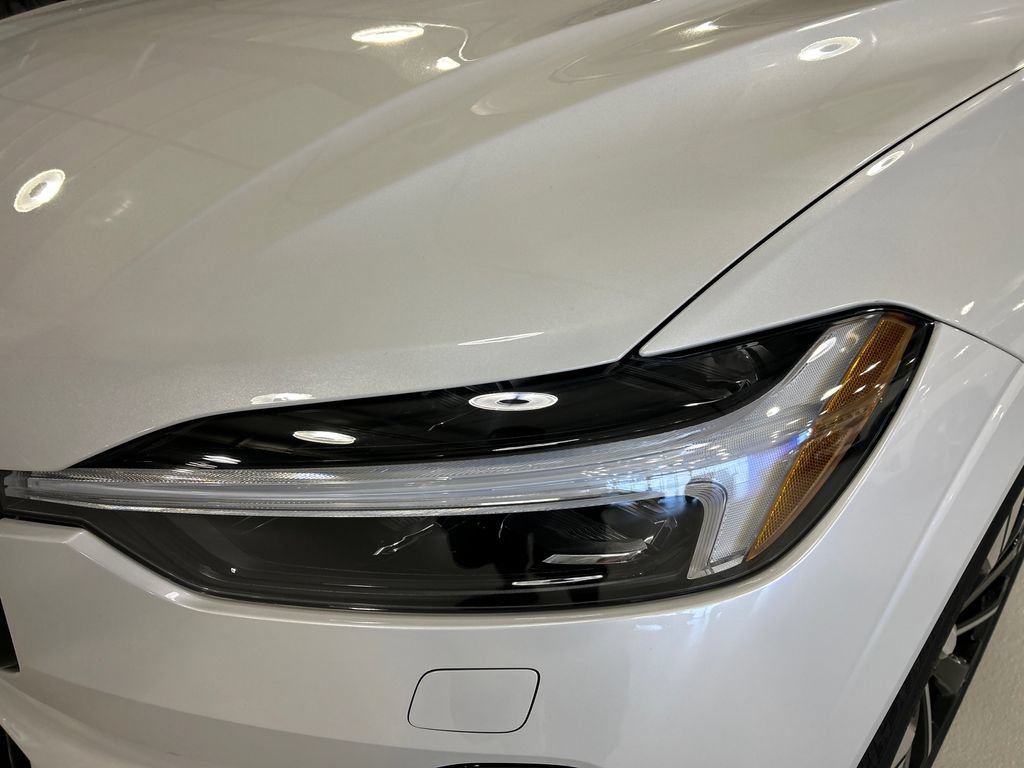 Used 2026 Volvo XC60 B5 Plus w/ Protection Package Premier AWD/4WD image 7