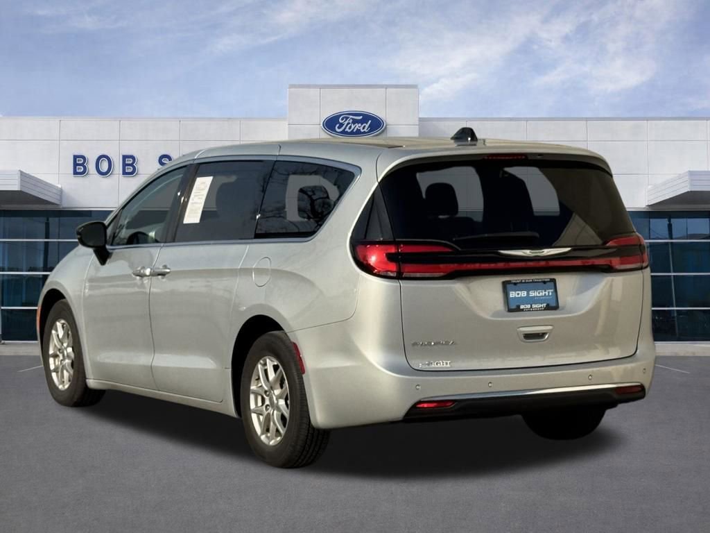 Used 2024 Chrysler Pacifica Touring-L image 38