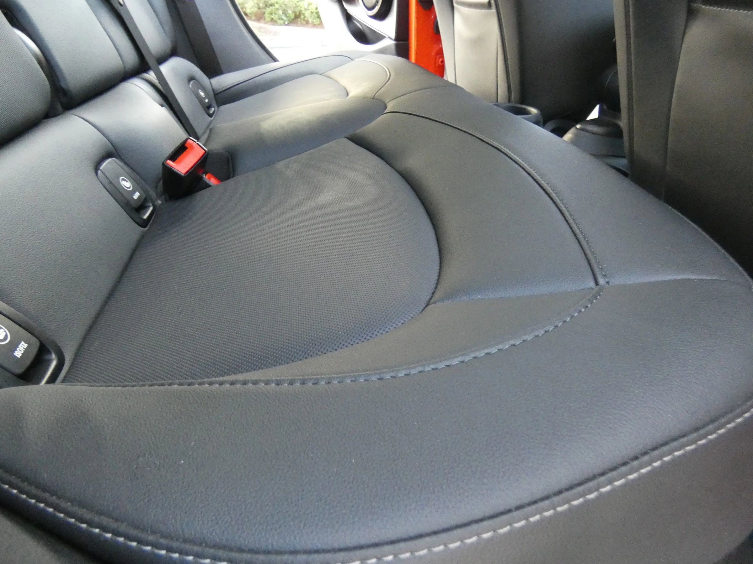 Used 2019 MINI Cooper S w/ Premium Package image 39