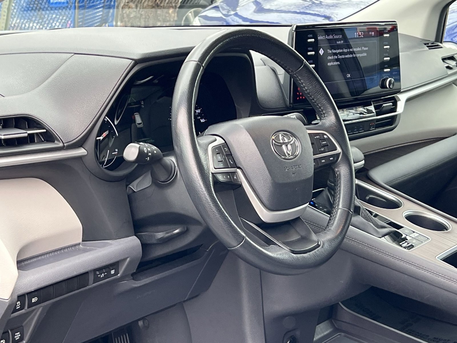 Used 2024 Toyota Sienna XLE image 15