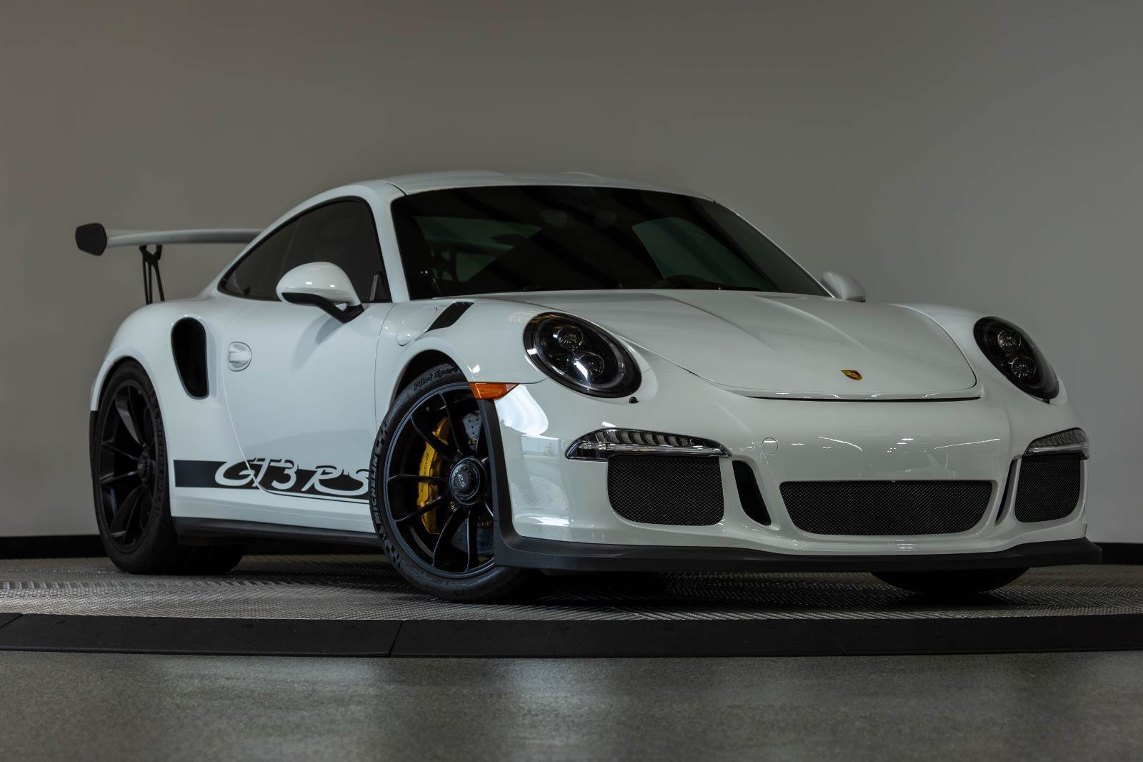Used 2016 Porsche 911 GT3 RS RWD image 45