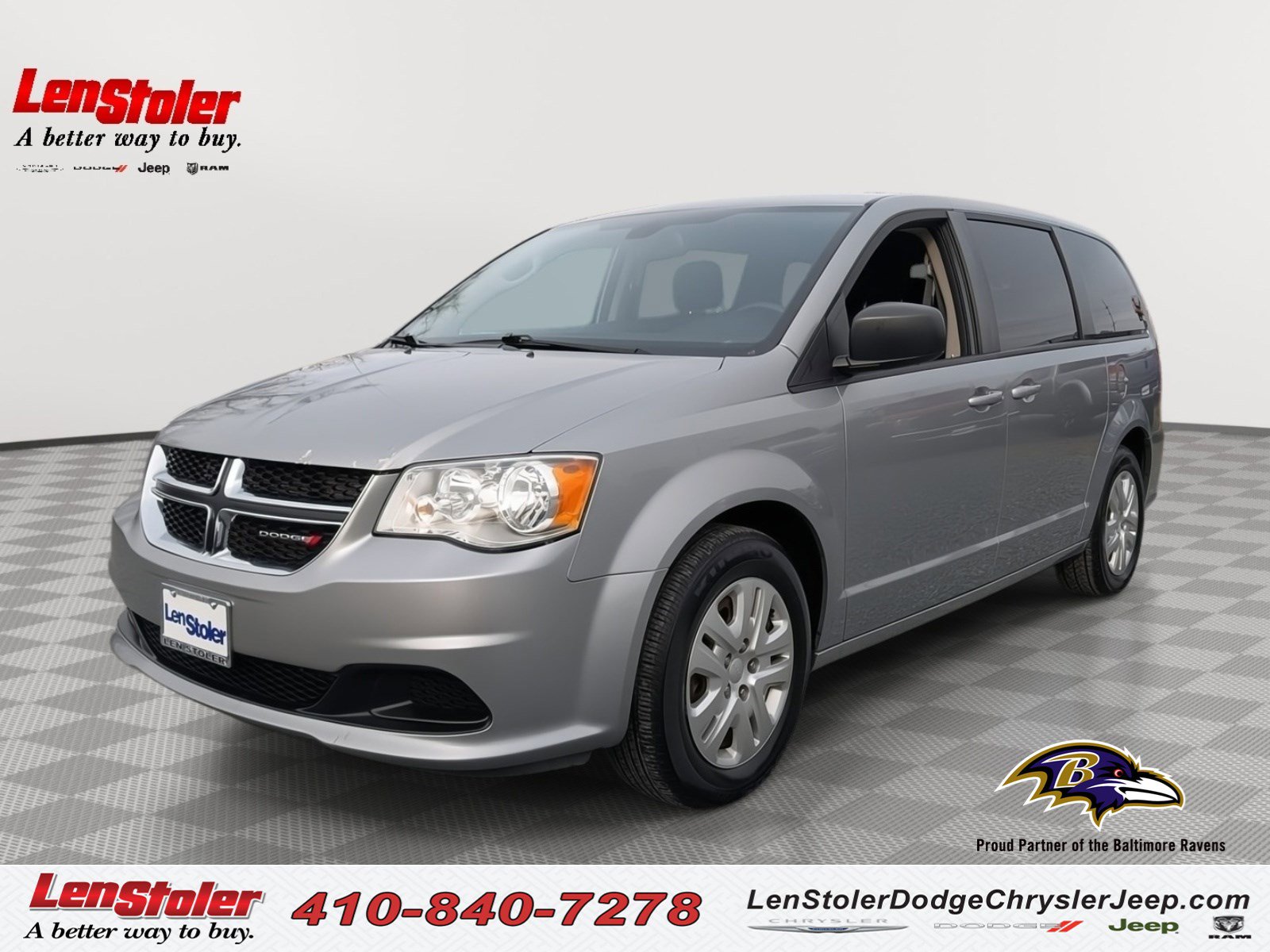 Used 2018 Dodge Grand Caravan SE w/ UConnect Hands-Free Group image 1