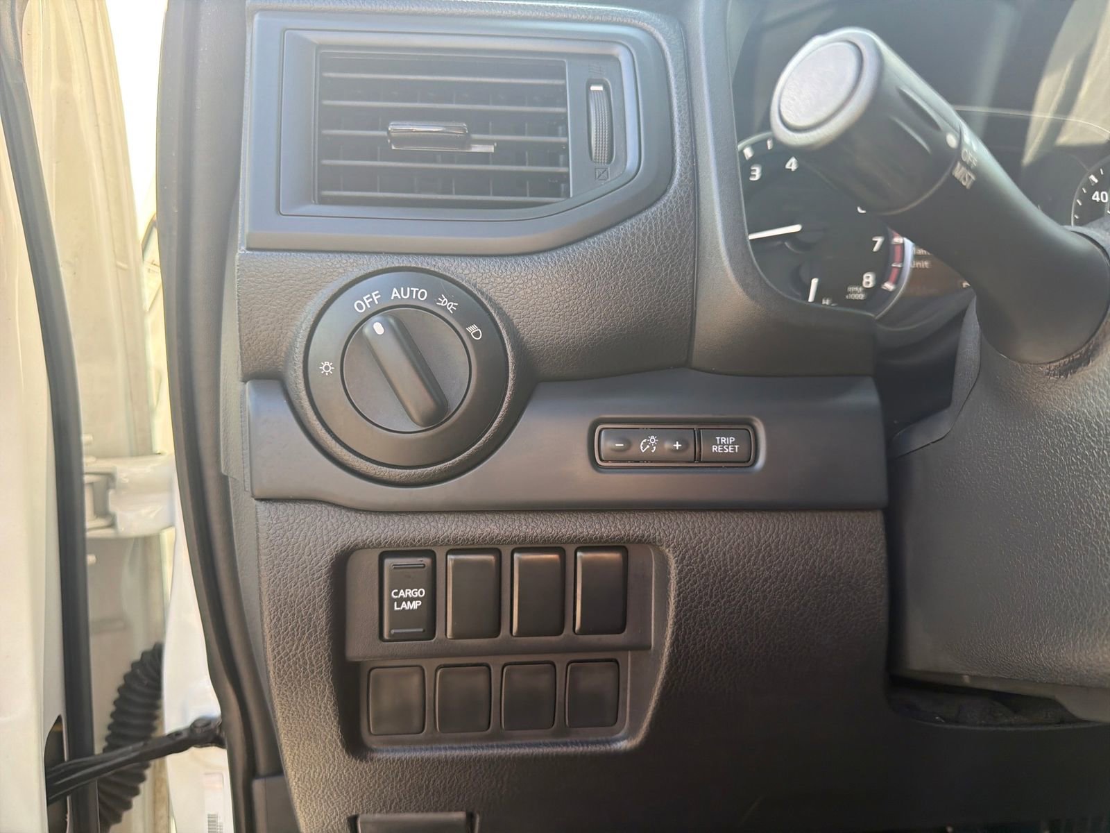 Used 2022 Nissan Titan S image 26