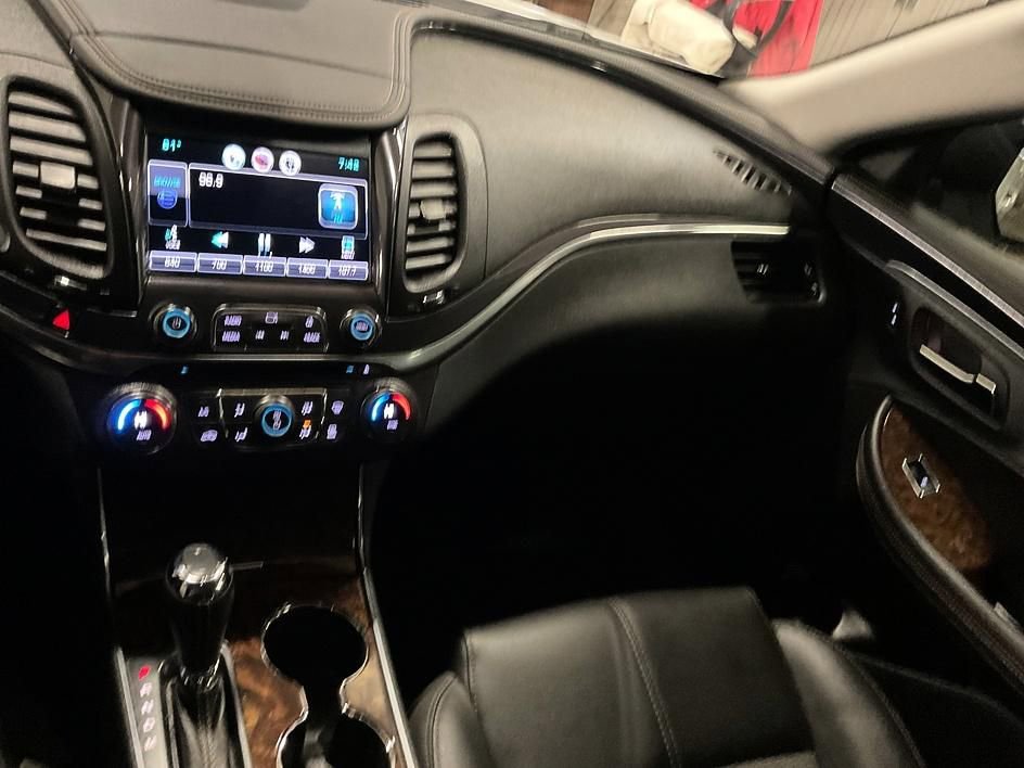 Used 2015 Chevrolet Impala LT w/ Convenience Package image 5