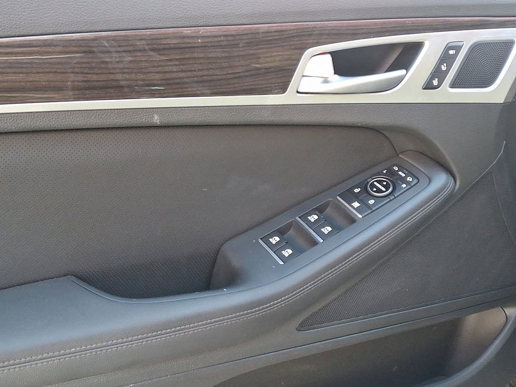 Used 2018 Genesis G80 3.8 image 13