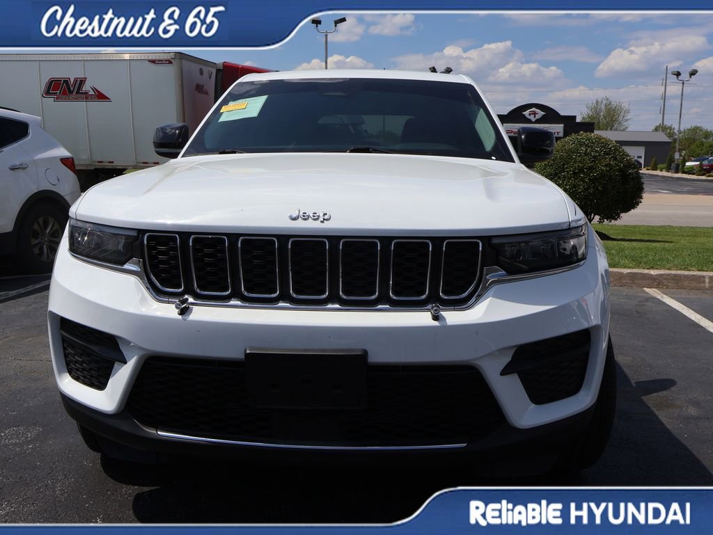 Used 2023 Jeep Grand Cherokee Laredo X image 10