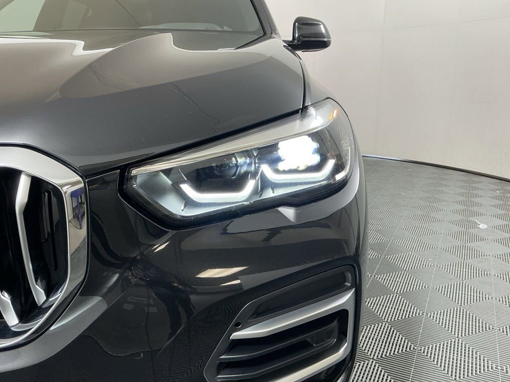 Certified 2022 BMW X5 xDrive40i w/ Premium Package AWD/4WD image 9
