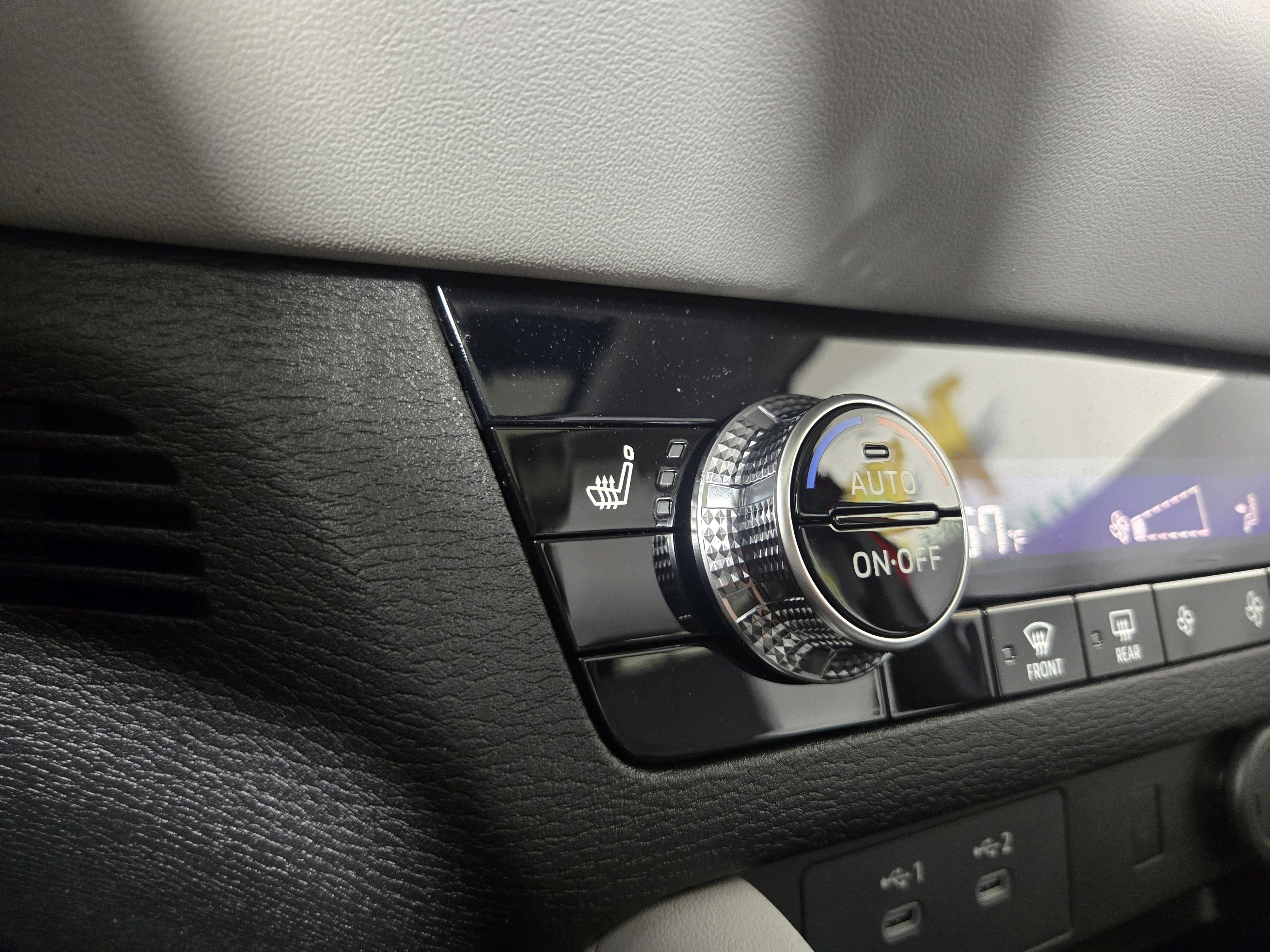 New 2025 Mitsubishi Outlander SE image 27