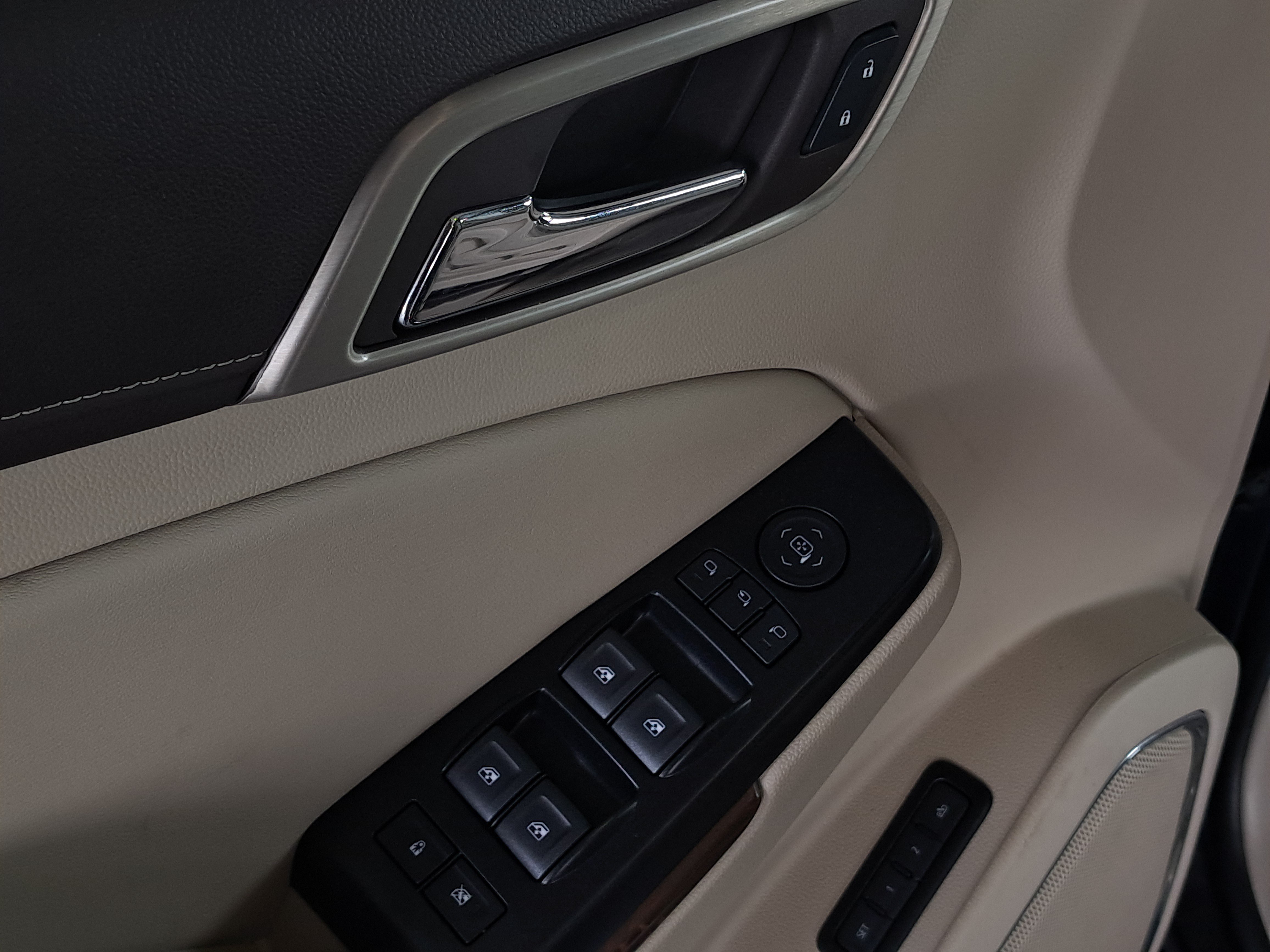 Used 2020 GMC Yukon Denali AWD/4WD image 16