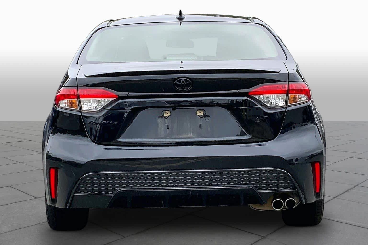 Used 2022 Toyota Corolla SE w/ Carpet Mat Package (TMS) FWD image 5