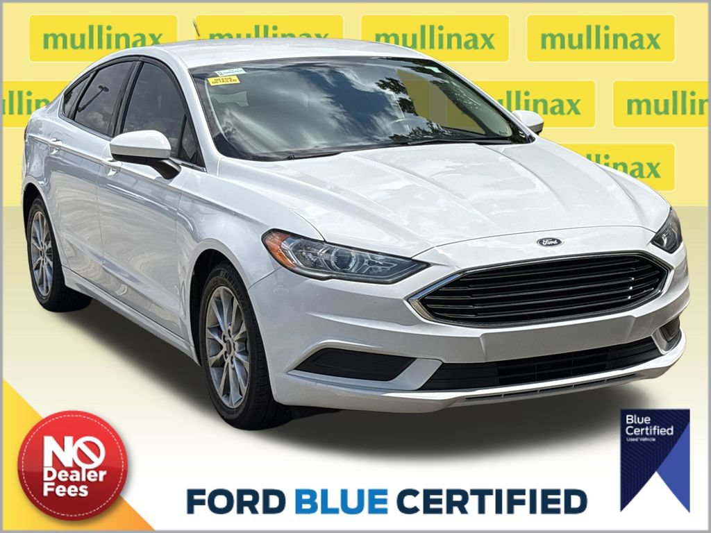Used 2017 Ford Fusion SE w/ Fusion SE Technology Package FWD image 1