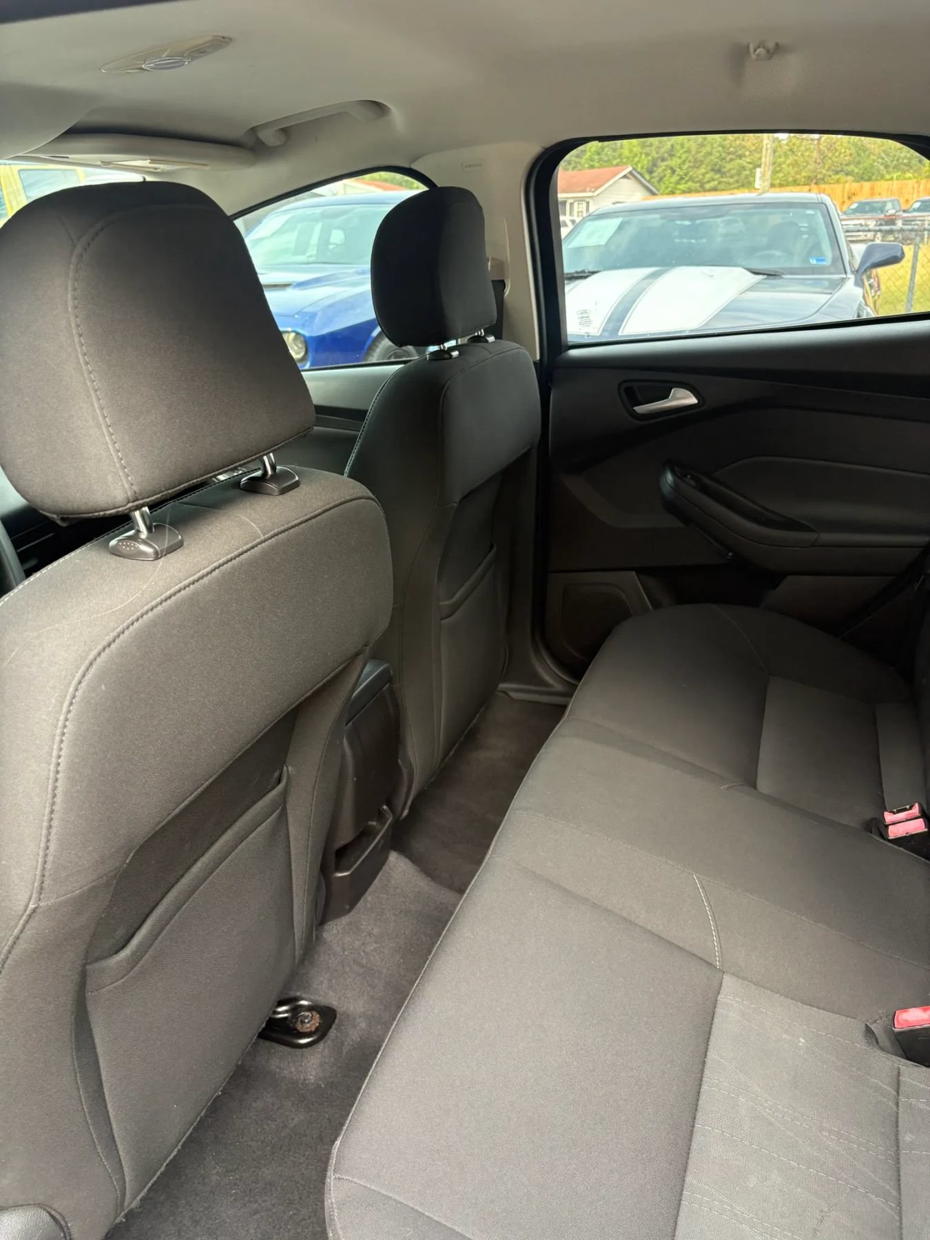 Used 2015 Ford Focus SE w/ SE Sport Package FWD image 18