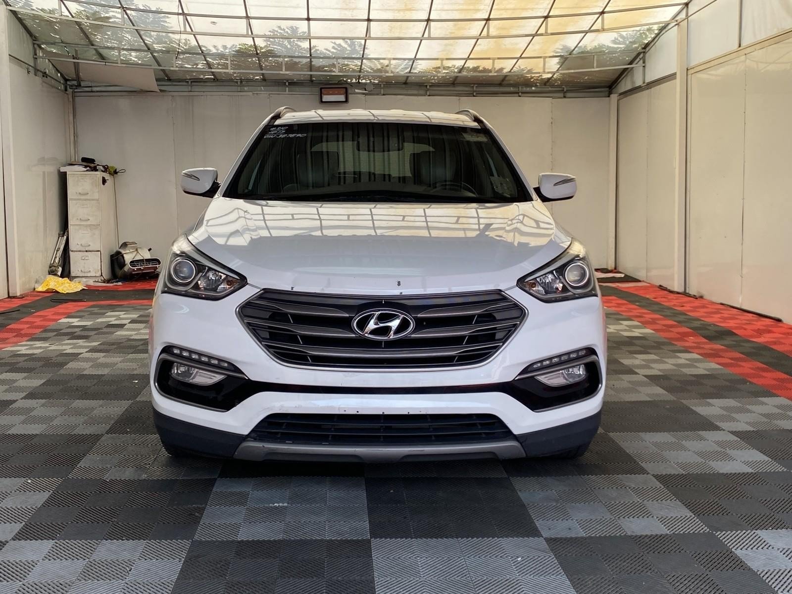 Used 2017 Hyundai Santa Fe Sport AWD/4WD image 2