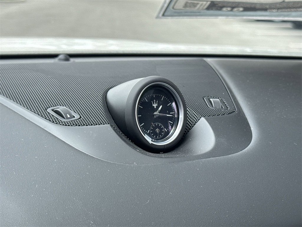 New 2024 Maserati Levante GT Ultima image 18