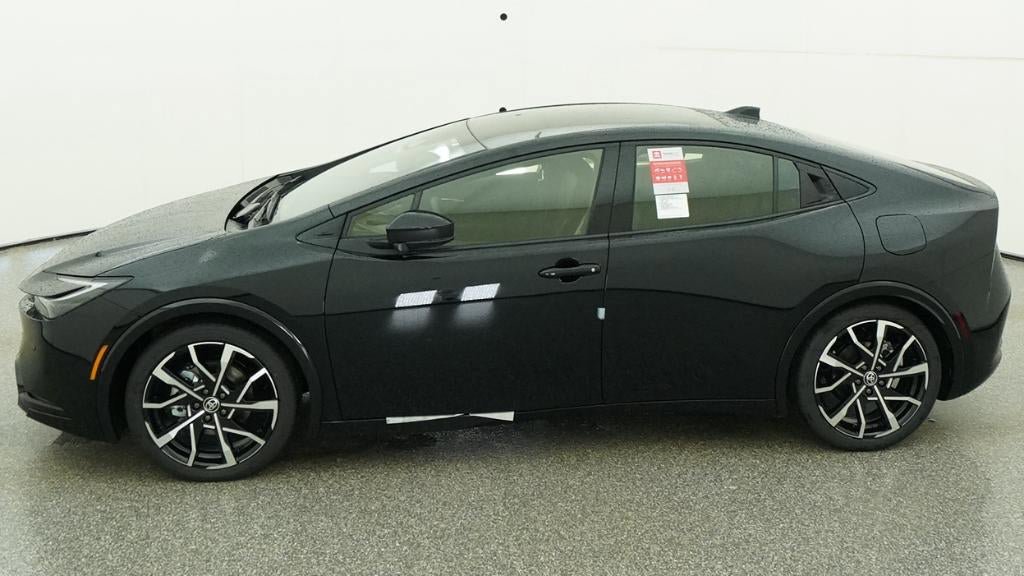 New 2026 Toyota Prius Plug-In Hybrid FWD image 3