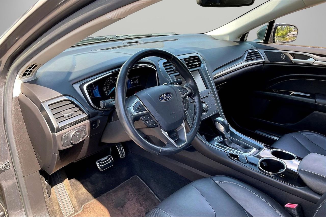 Used 2014 Ford Fusion Titanium FWD image 19