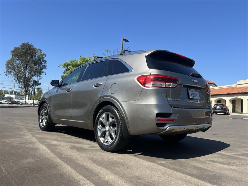 Used 2016 Kia Sorento SX FWD image 12