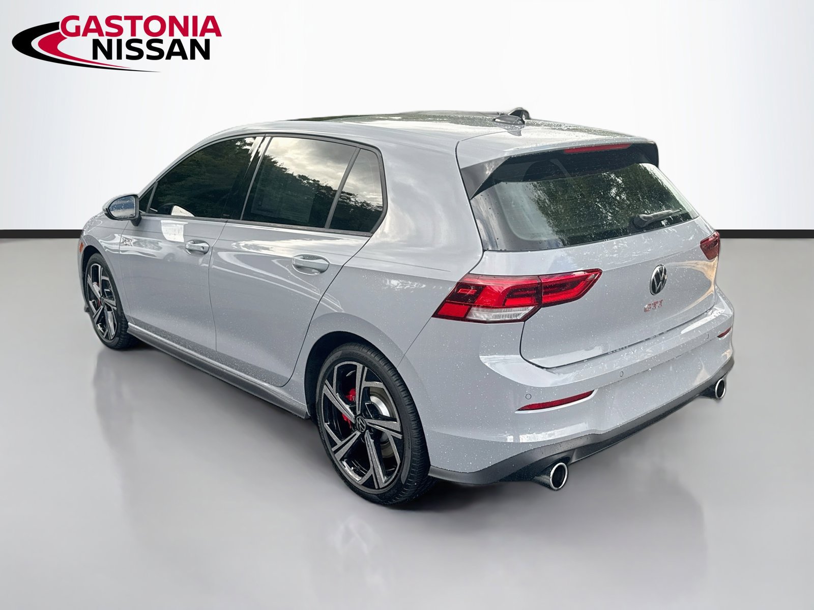 Used 2025 Volkswagen GTI SE FWD image 6