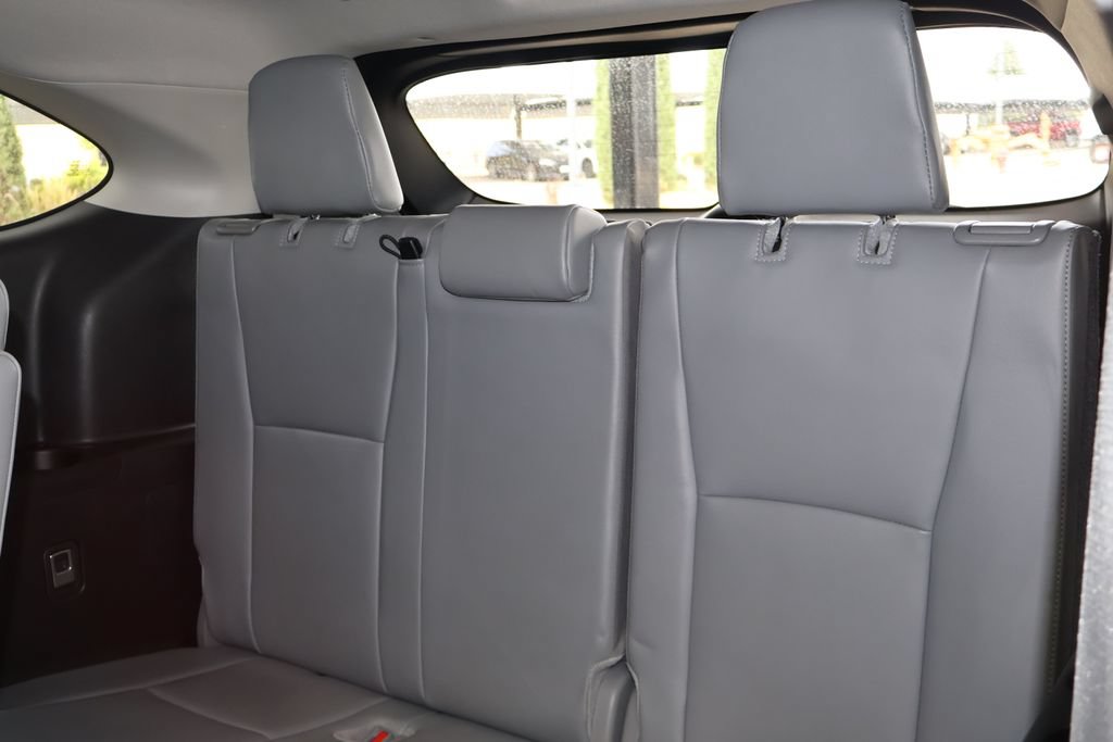 Used 2024 Toyota Highlander Platinum AWD/4WD image 62