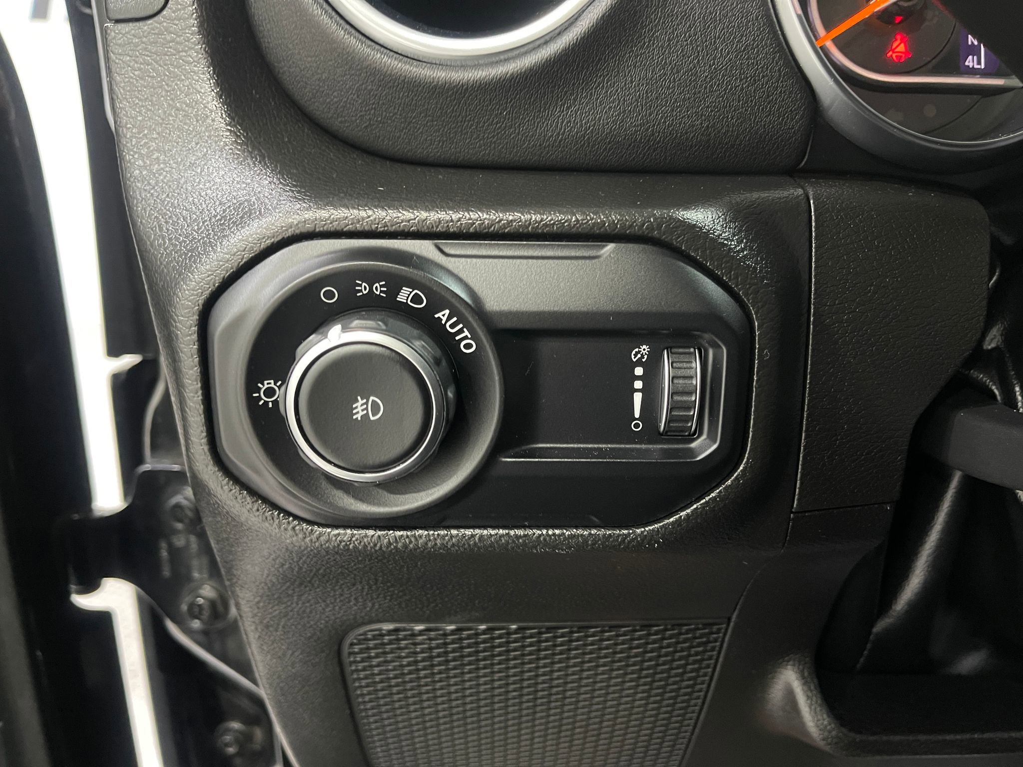 Used 2023 Jeep Wrangler Sahara w/ Cold Weather Group image 21