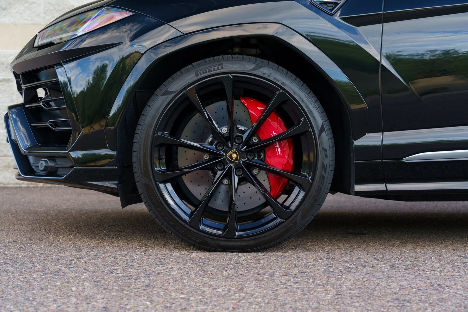 Used 2021 Lamborghini Urus AWD/4WD image 35