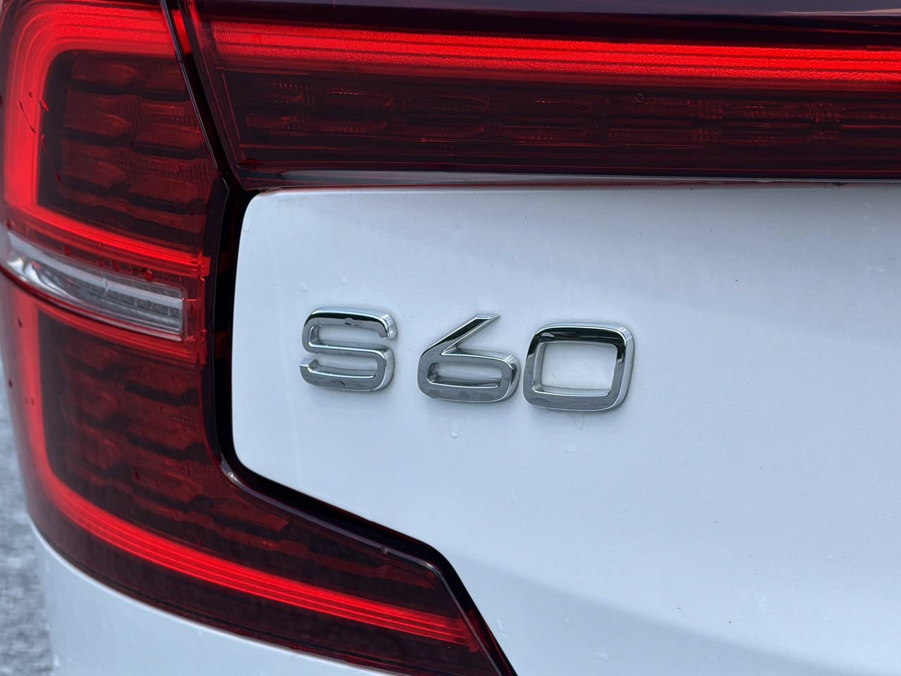 Used 2024 Volvo S60 B5 Core FWD image 25
