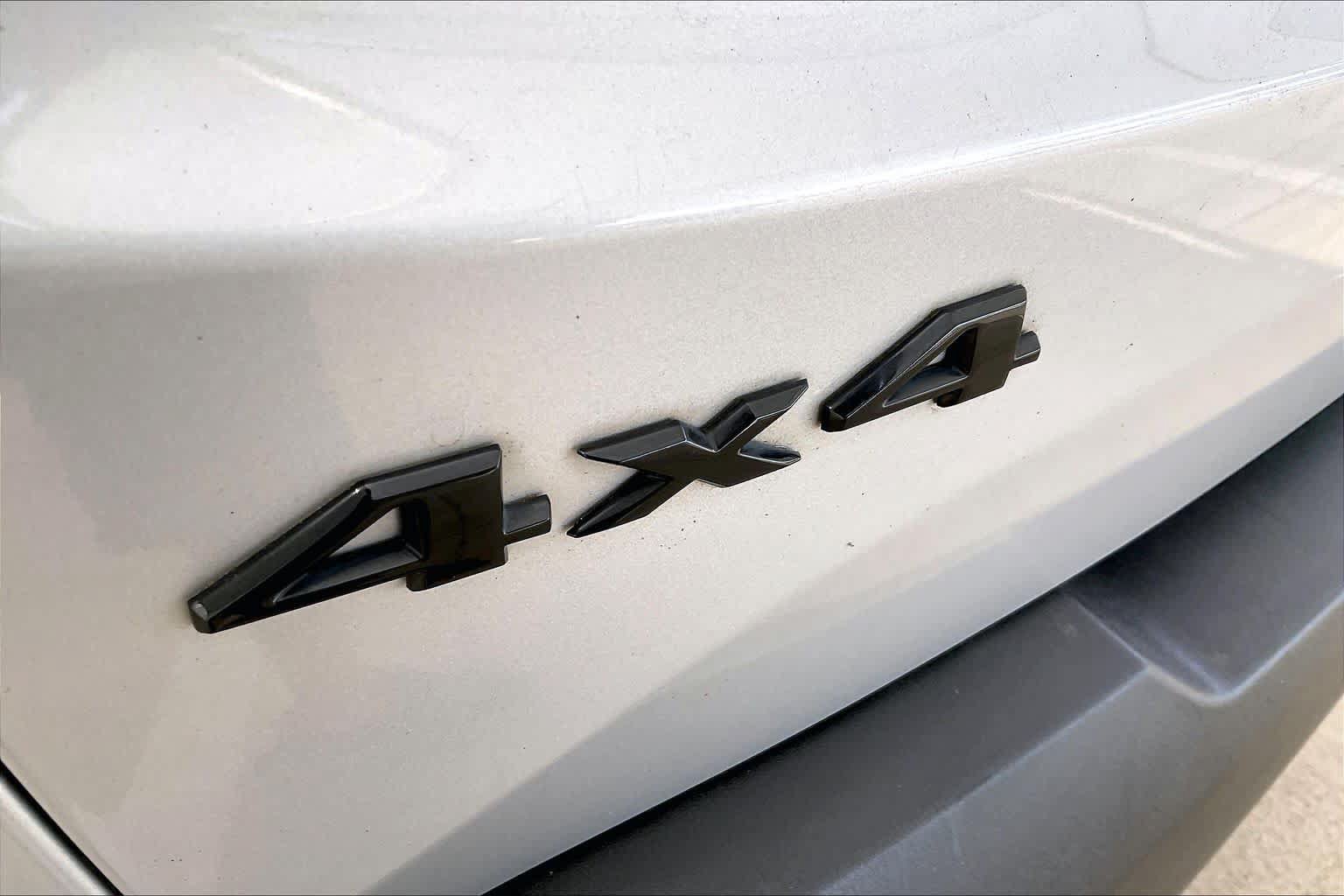 Used 2020 Jeep Renegade Altitude w/ UConnect 8.4 Nav Group AWD/4WD image 31
