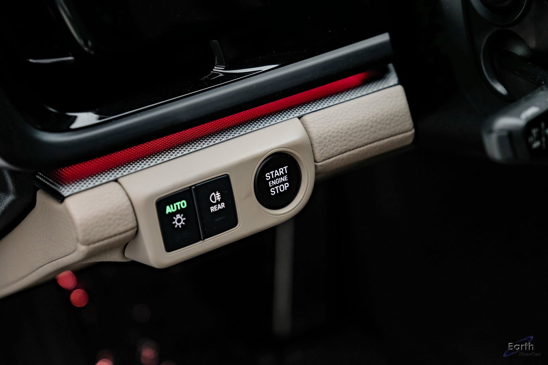 Used 2025 Porsche Panamera w/ Premium Package RWD image 68
