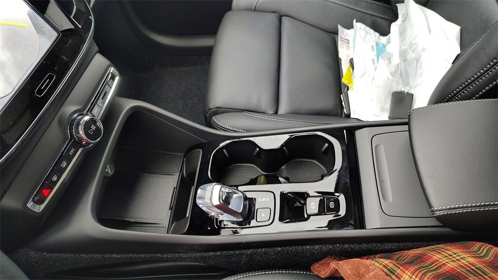 New 2026 Volvo XC40 B5 Plus w/ Protection Package Premier image 22