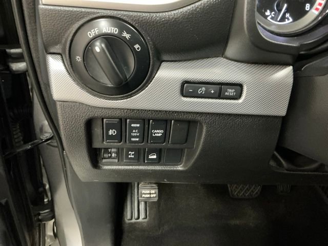 Used 2018 Nissan Titan PRO-4X image 20