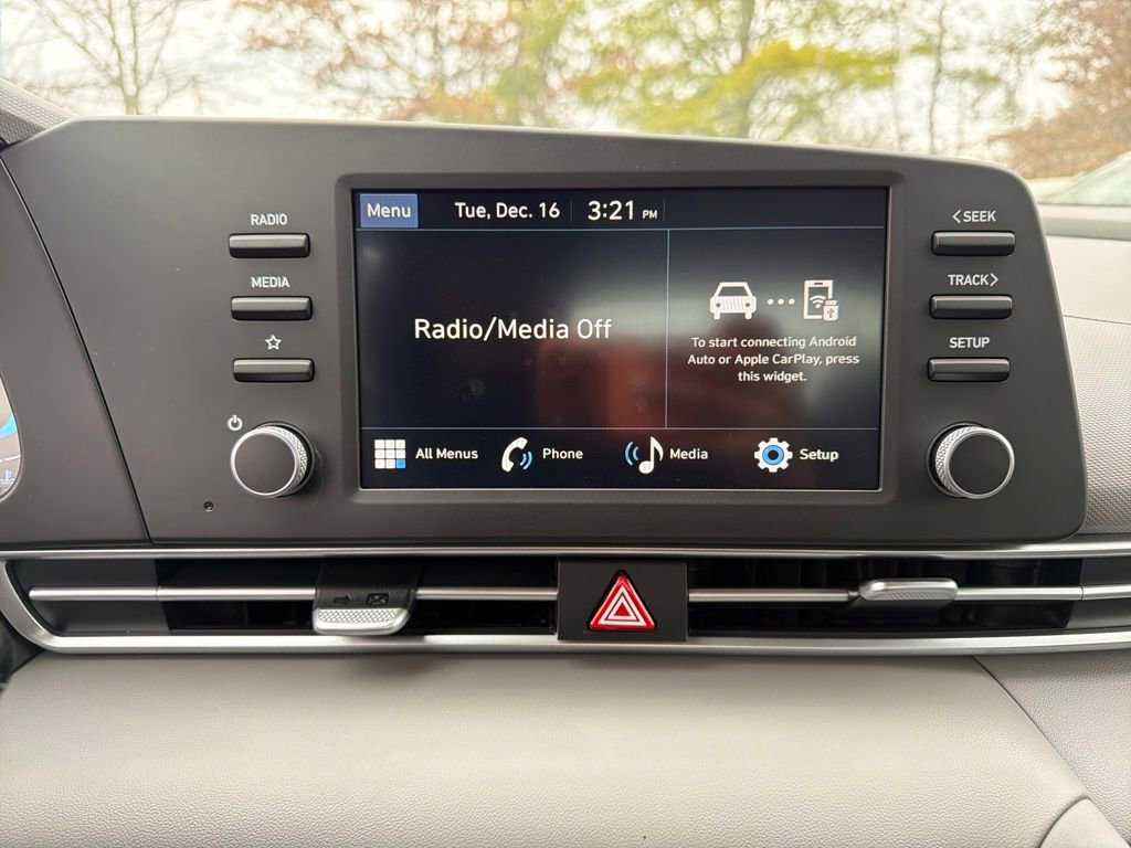 Used 2026 Hyundai Elantra SE w/ Cargo Package image 18