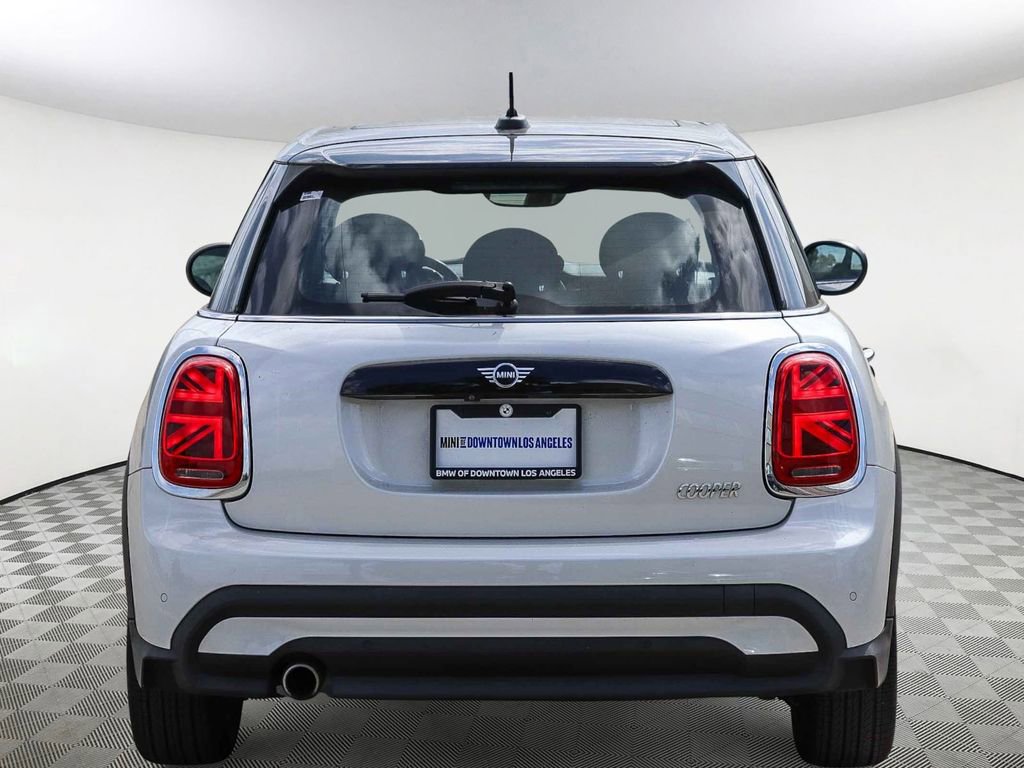 Used 2023 MINI Cooper 4-Door Hardtop FWD image 9
