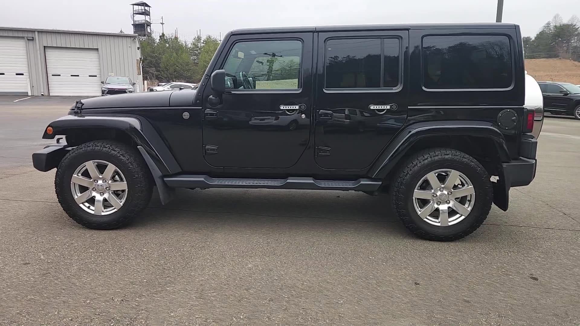 Used 2016 Jeep Wrangler Unlimited Sahara w/ Connectivity Group image 15
