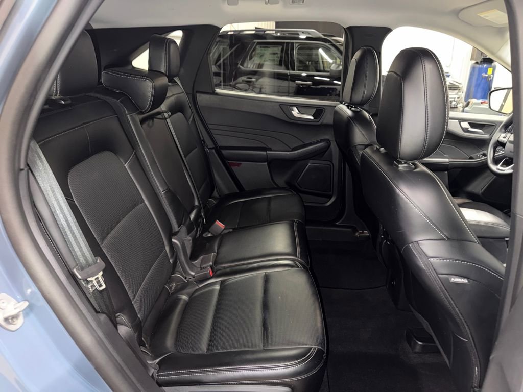 Used 2025 Ford Escape Platinum image 15