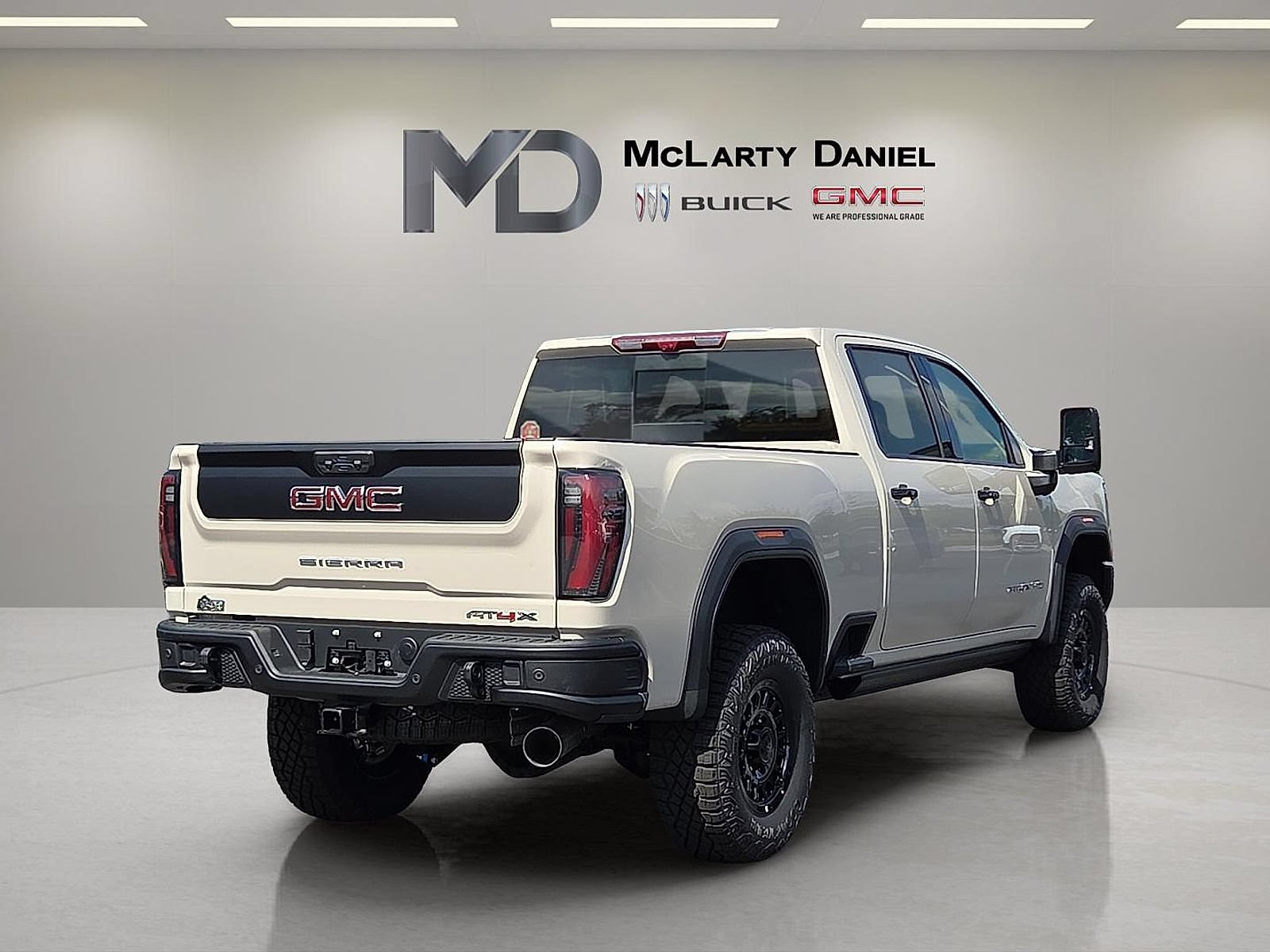 New 2026 GMC Sierra 2500 AT4X w/ AT4X AEV Edition AWD/4WD image 5