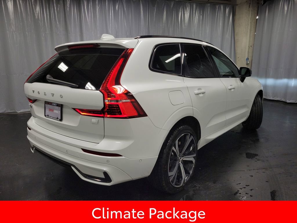 Used 2022 Volvo XC60 T8 R-Design w/ Advanced Package image 8