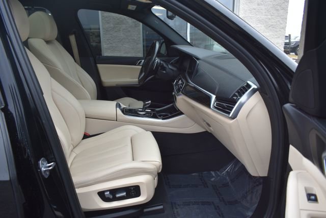 Used 2020 BMW X5 sDrive40i w/ Executive Package image 54
