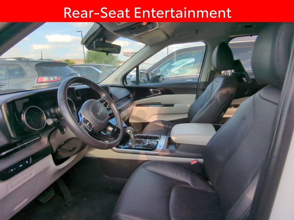 Used 2024 Kia Carnival EX FWD image 6