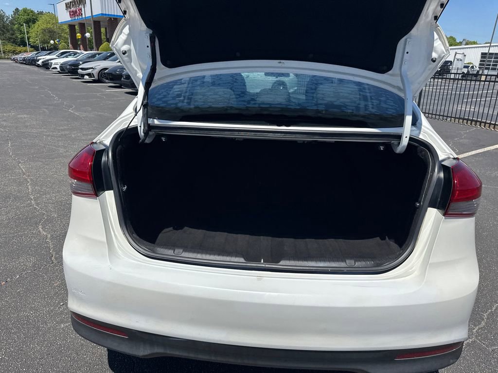 Used 2017 Kia Forte LX image 19