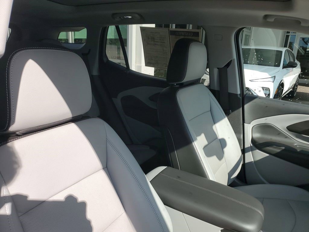 Certified 2023 GMC Terrain SLT w/ LPO, Floor Liner Package FWD image 26