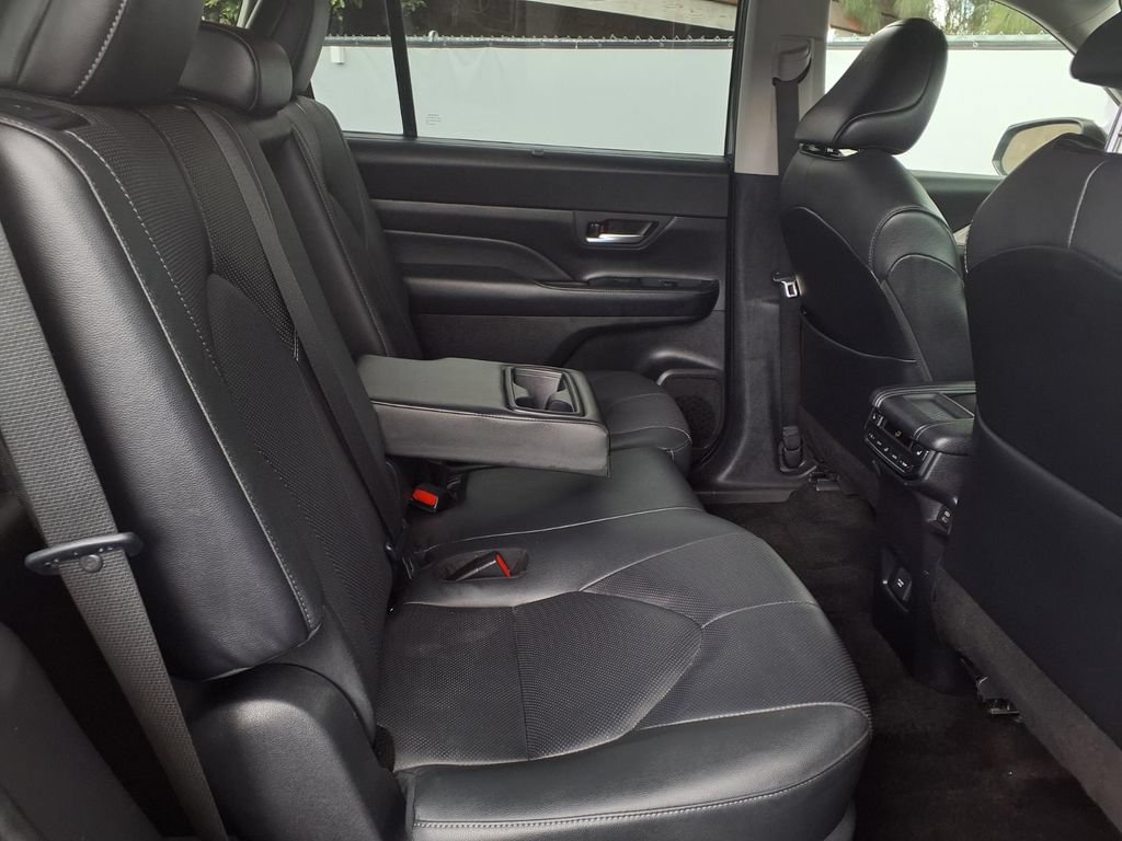 Certified 2024 Toyota Grand Highlander AWD image 23