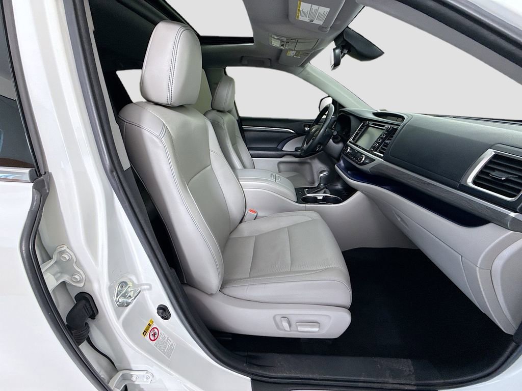 Used 2018 Toyota Highlander Limited FWD image 20