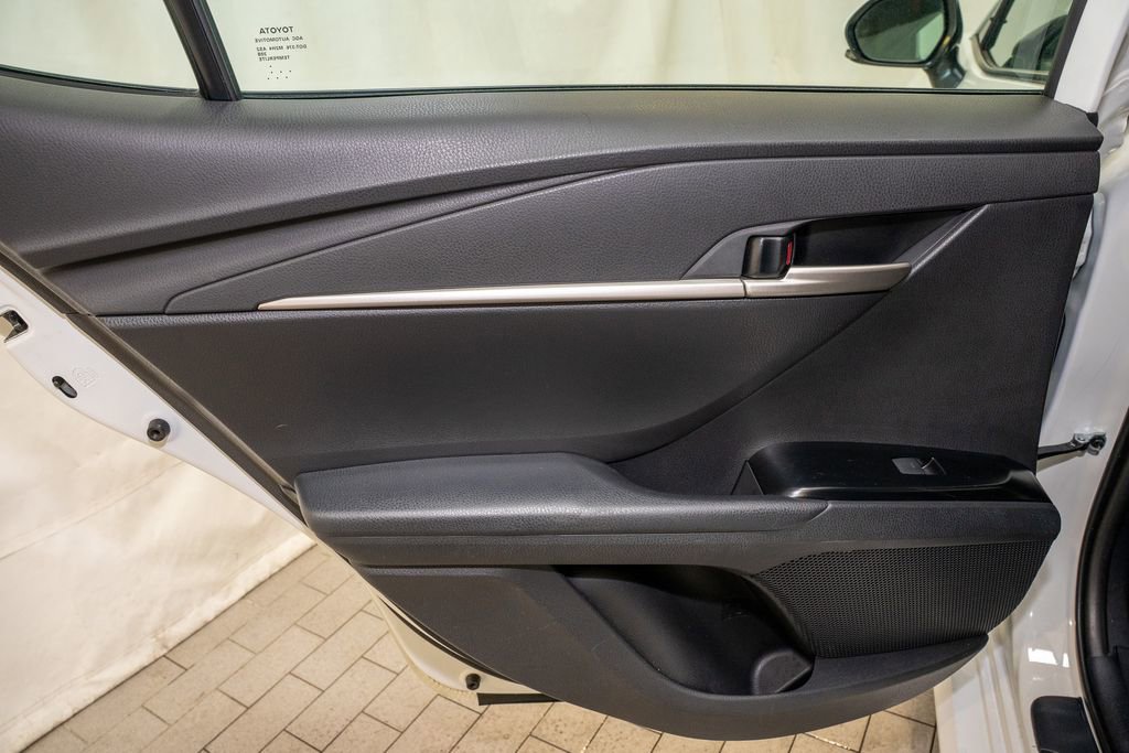 Used 2025 Toyota Camry LE image 9