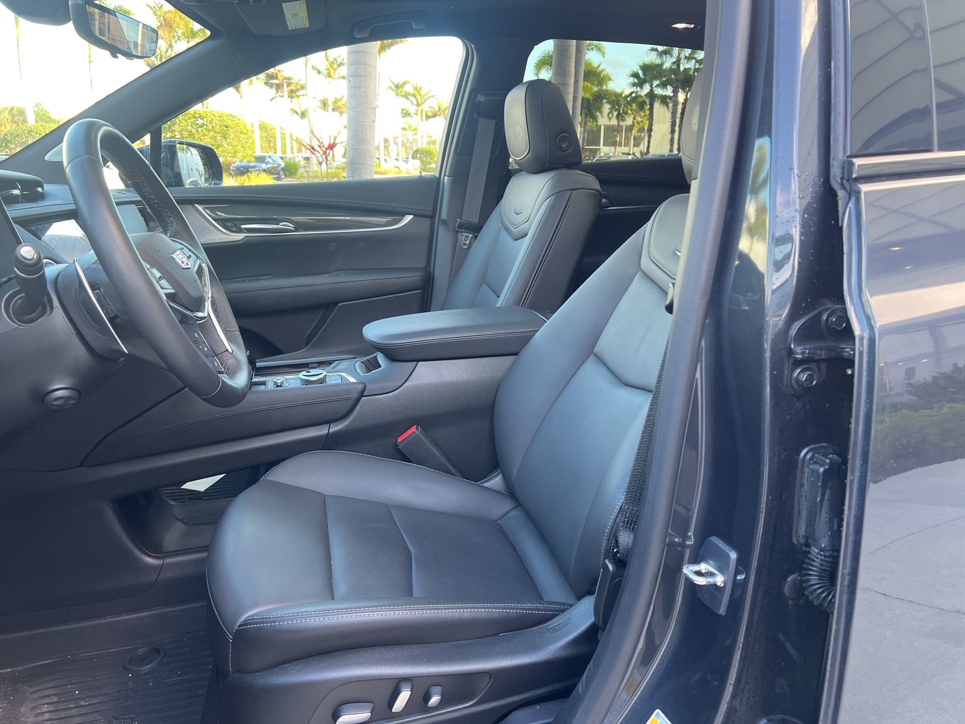 Used 2023 Cadillac XT5 Sportv w/ Technology Package image 10