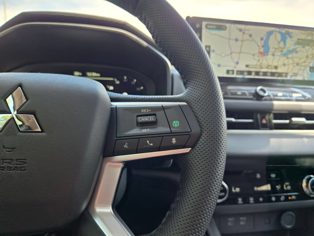 New 2026 Mitsubishi Outlander SE AWD/4WD image 31