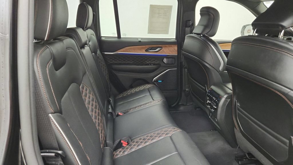 Used 2024 Jeep Grand Cherokee Summit AWD/4WD image 22