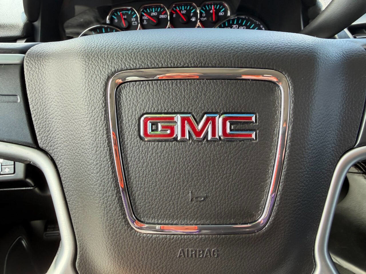 Used 2017 GMC Yukon SLE w/ SLE Value Package AWD/4WD image 21