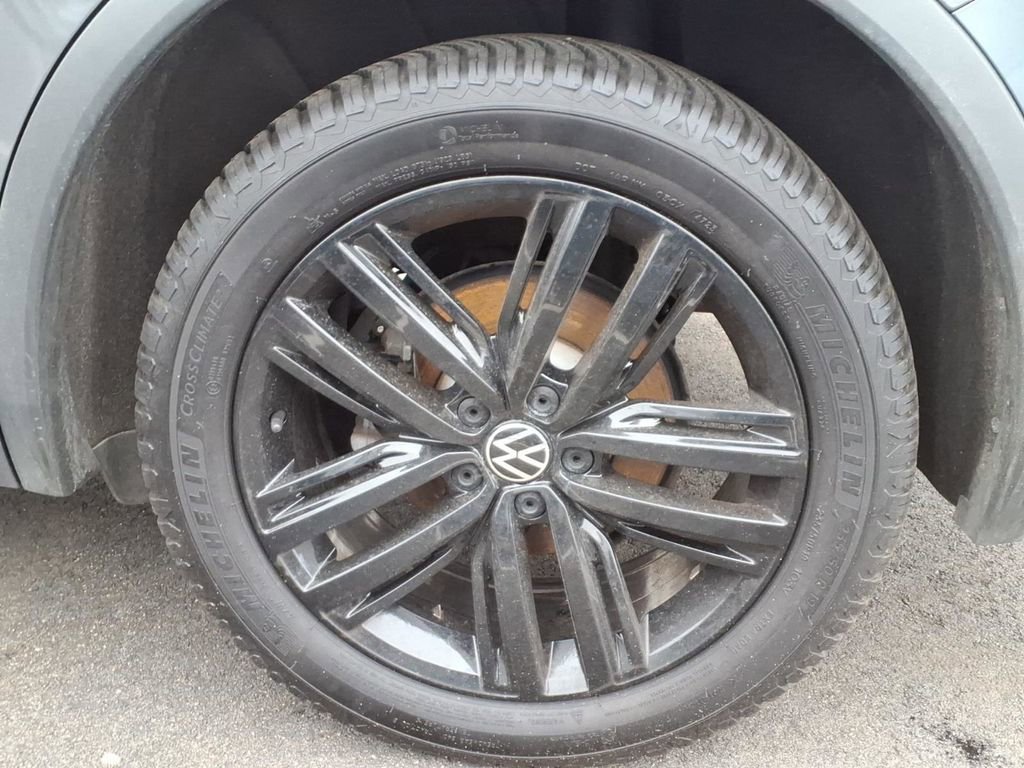 Used 2022 Volkswagen Tiguan SE R-Line image 7