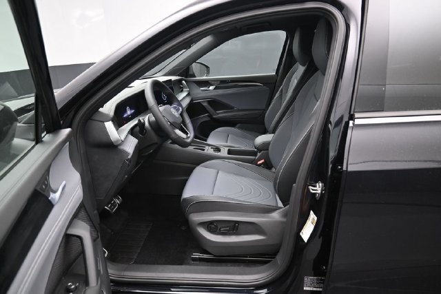 New 2026 Volkswagen Tiguan SE R-Line AWD/4WD image 9